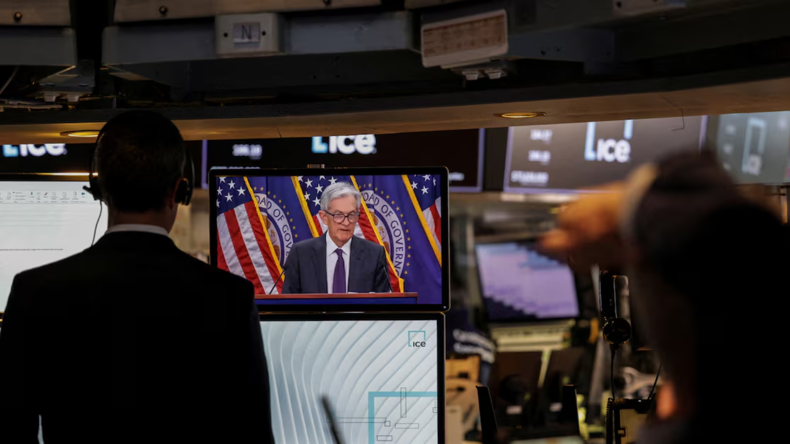 Fed Cuts Rates as Policy Debate Deepens